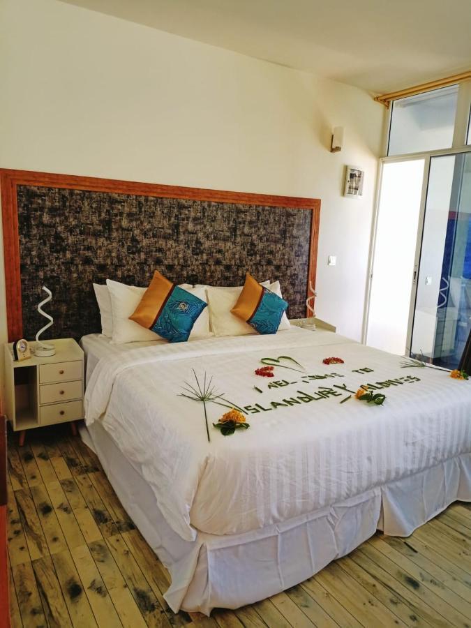 Island Life Maldives Retreat & Spa Magoodhoo المظهر الخارجي الصورة